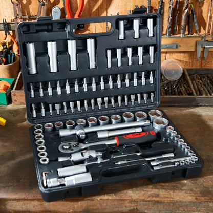 KIT MOTOSIERRA MAKITA PORTÁTIL + 2 BATERÍAS ADICIONALES + CAJA DE HERRAMIENTAS CON 108 PIEZAS